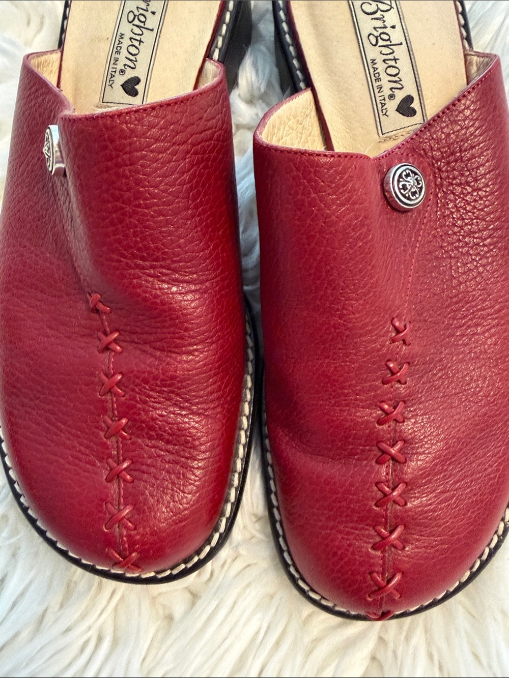 BRIGHTON Women's Burgundy Leather Slip-On Clogs size 8 excellent condition - Picture 6 of 9
